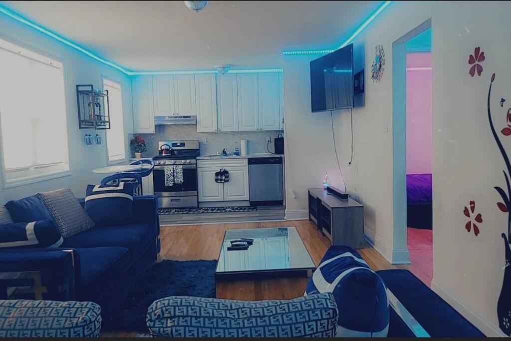 Townhouse Apartment In Oakland Gardens New York Esterno foto